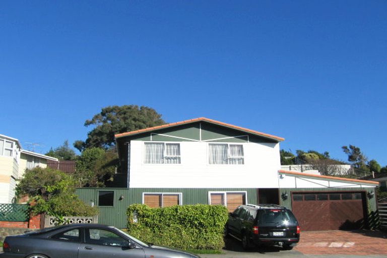 Photo of property in 4 Greenwich Grove, Stokes Valley, Lower Hutt, 5019