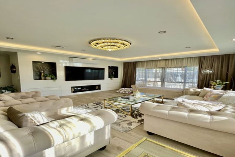 Photo of property in 19 Mason Street, New Lynn, Auckland, 0600