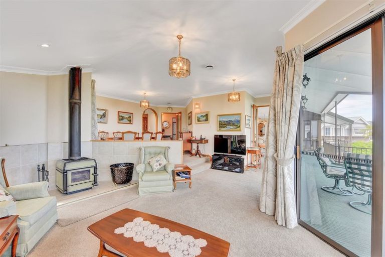 Photo of property in 11 Richardson Street, Britannia Heights, Nelson, 7010