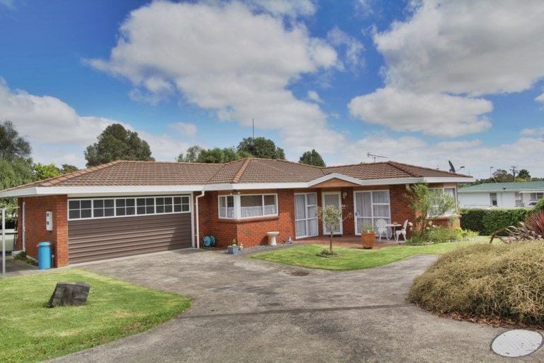 Photo of property in 2/65 East Street, Papakura, 2110