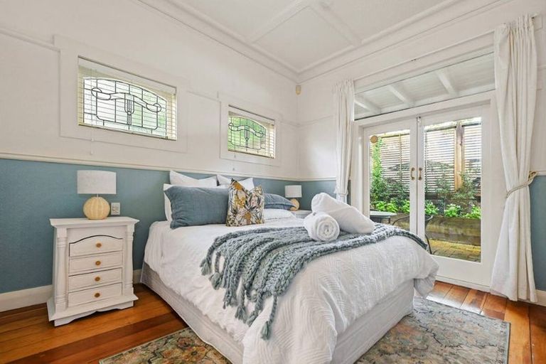 Photo of property in 35 Thackeray Street, Hamilton Lake, Hamilton, 3204