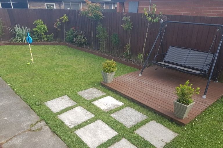 Photo of property in 2/15 Daniels Road, Redwood, Christchurch, 8051