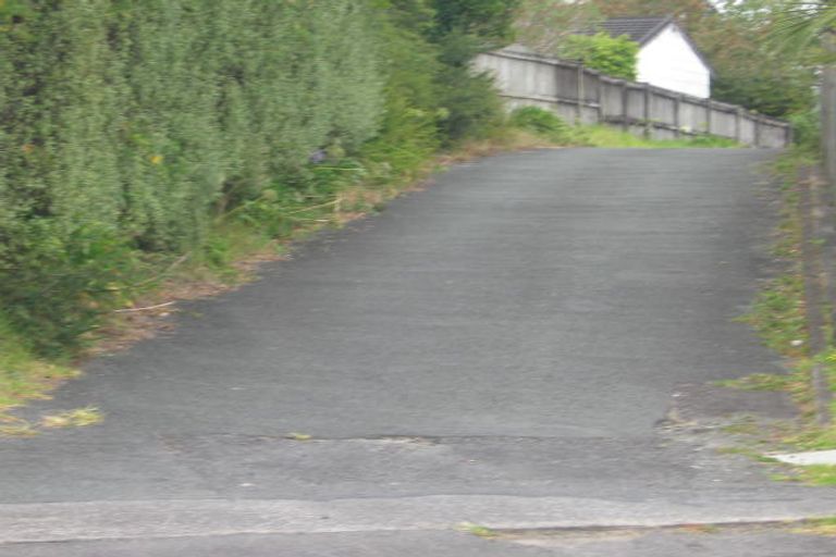 Photo of property in 1/165 Chivalry Road, Glenfield, Auckland, 0629