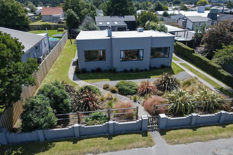 Photo of property in 25 Main Road, Pleasant Point, 7903