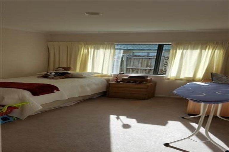 Photo of property in 15 Trovare Place, Golflands, Auckland, 2013