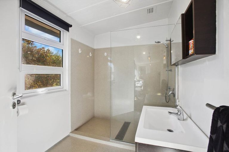 Photo of property in 15a Sea View Terrace, Cockle Bay, Auckland, 2014