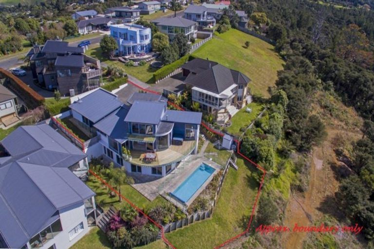 Photo of property in 148 Centennial Drive, Whitianga, 3510