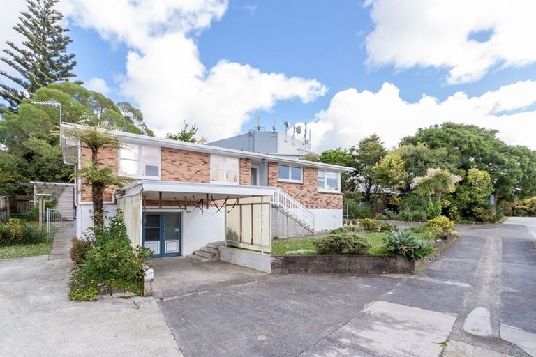 Photo of property in 24 Aotea Road, Glen Eden, Auckland, 0602