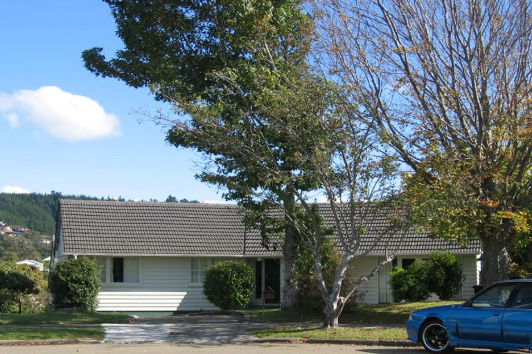 Photo of property in 43 Dowling Grove, Silverstream, Upper Hutt, 5019