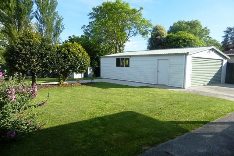 Photo of property in 19 Canberra Place, Redwood, Christchurch, 8051