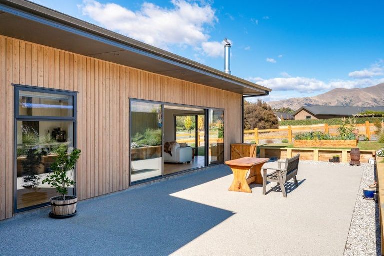 Photo of property in 14 Pounamu Avenue, Albert Town, Wanaka, 9305