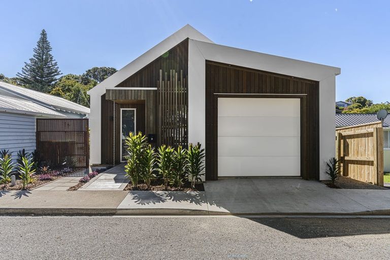 Photo of property in 6 Aubrey Street, New Plymouth, 4310