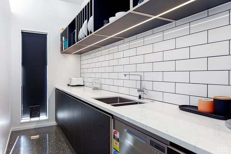 Photo of property in 72a Port Hills Road, Heathcote Valley, Christchurch, 8022