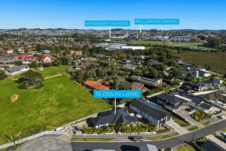 Photo of property in 15 Odlin Lane, Red Beach, 0932