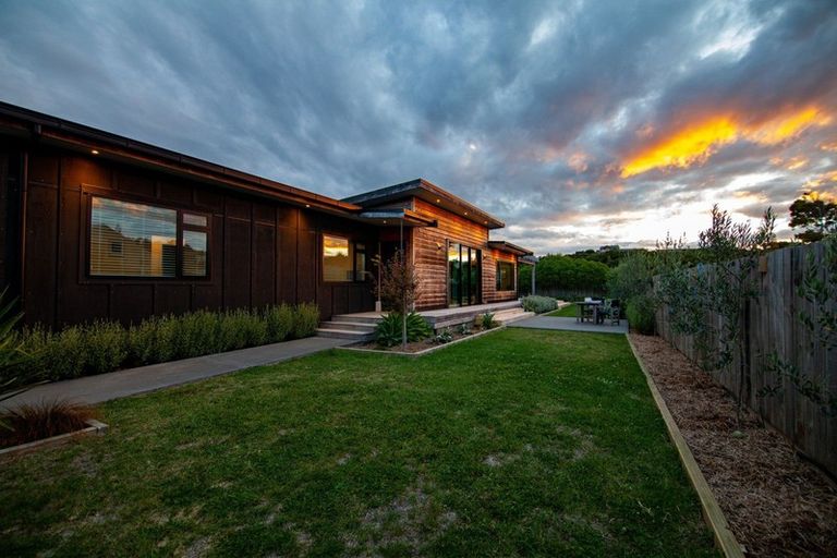 Photo of property in 12 Broadsea Avenue, Ruby Bay, Mapua, 7005