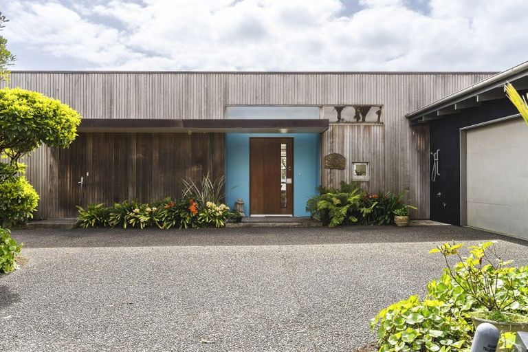 Photo of property in 13 Shearer Drive, Oakura, 4314