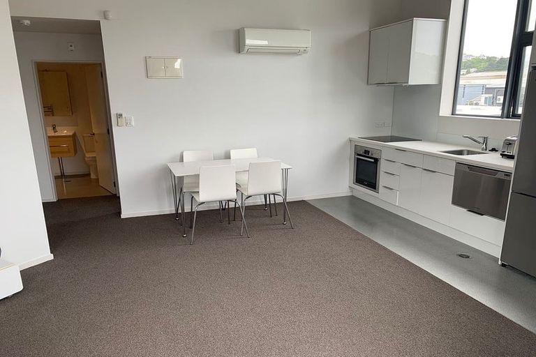 Photo of property in 1/2 Miramar Road North, Miramar, Wellington, 6022