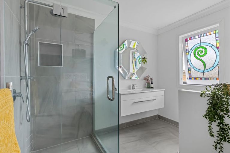 Photo of property in 70 Glenvar Road, Torbay, Auckland, 0630