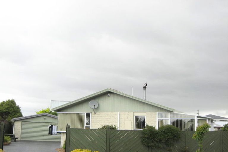 Photo of property in 4 Te One Place, Redwood, Christchurch, 8051