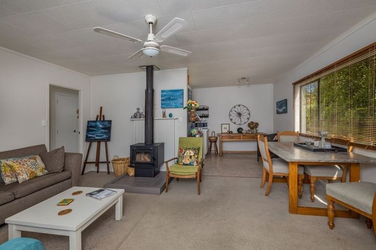 Photo of property in 6 Johnson Lane, Haruru, 0204