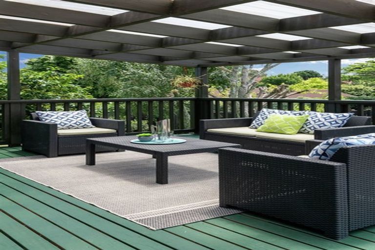 Photo of property in 2/5 Cornelian Crescent, Half Moon Bay, Auckland, 2012