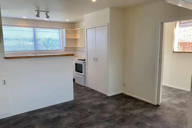Photo of property in 2/164 Forrest Hill Road, Forrest Hill, Auckland, 0620