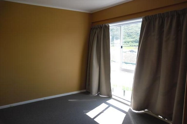 Photo of property in 95 Farmer Crescent, Taita, Lower Hutt, 5011