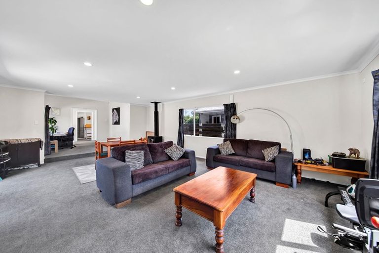 Photo of property in 74 Puriri Street, Hawera, 4610