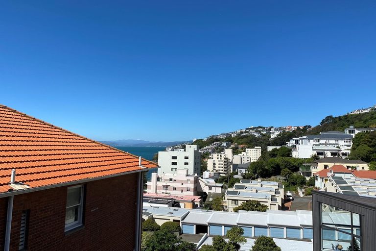 Photo of property in 1/18 Oriental Terrace, Oriental Bay, Wellington, 6011