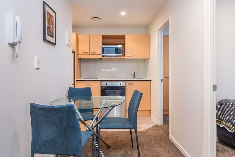 Photo of property in Kiwi On Queen Apartments, 211/421 Queen Street, Auckland Central, Auckland, 1010