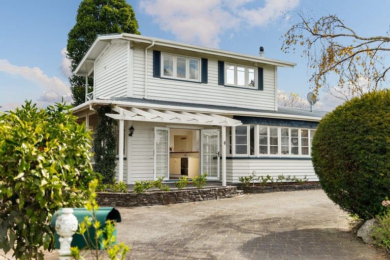 Photo of property in 4 Crossley Street, Katikati, 3129