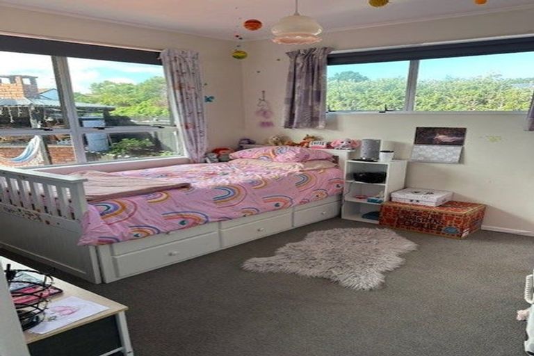 Photo of property in 5 Sharda Grove, Paraparaumu Beach, Paraparaumu, 5032