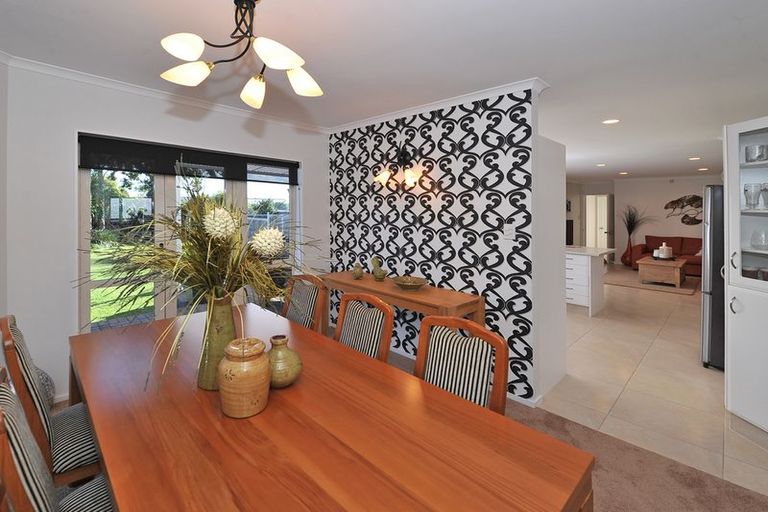 Photo of property in 15 Longford Park Drive, Takanini, 2112