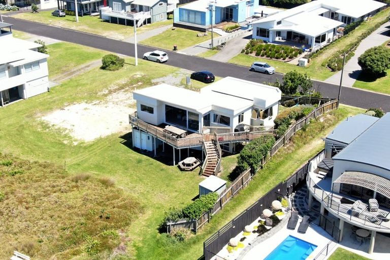 Photo of property in 22 The Loop, Waihi Beach, 3611