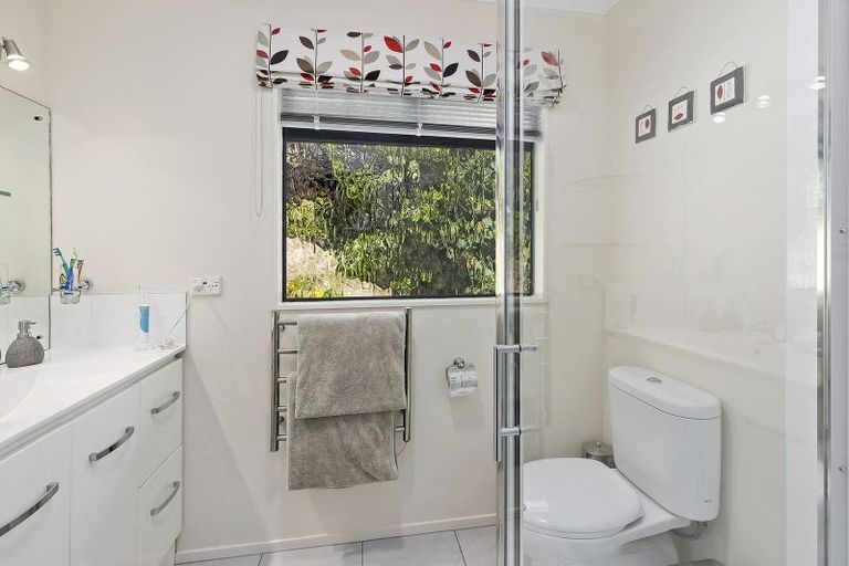 Photo of property in 95 Woodman Drive, Tawa, Wellington, 5028