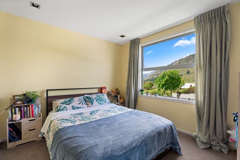 Photo of property in 26 Harrys Close, Arthurs Point, Queenstown, 9371