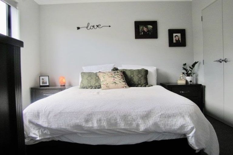 Photo of property in 16 Bridle Way, Omokoroa, 3114