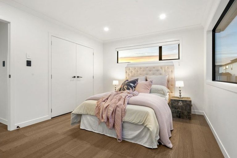 Photo of property in 5 Kina Place, Long Bay, Auckland, 0630