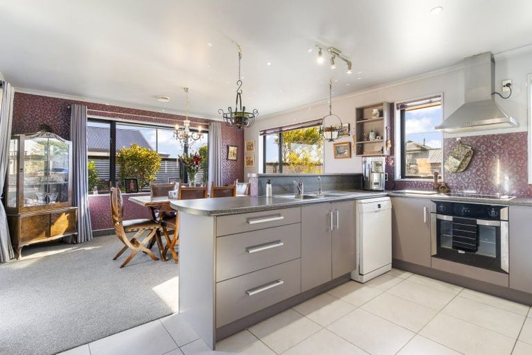 Photo of property in 52 Park Street, Winton, 9720