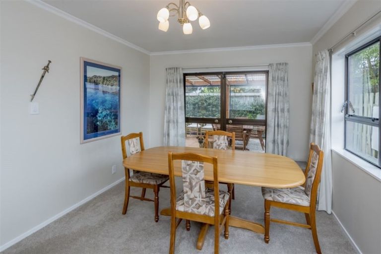 Photo of property in 42 Kent Street, Levin, 5510