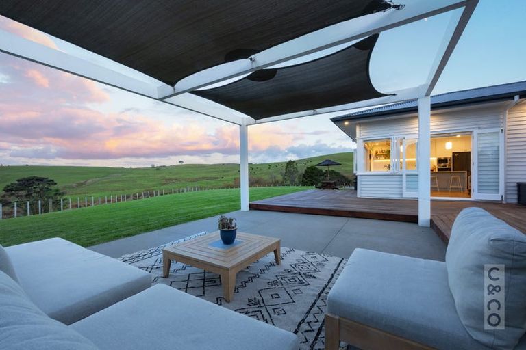 Photo of property in 79 Mount Albion Rise, Taupaki, Henderson, 0782