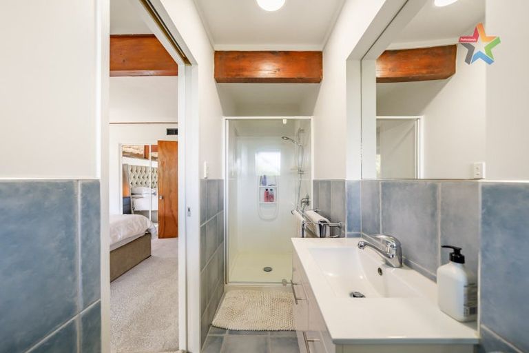 Photo of property in 117 Dowse Drive, Maungaraki, Lower Hutt, 5010