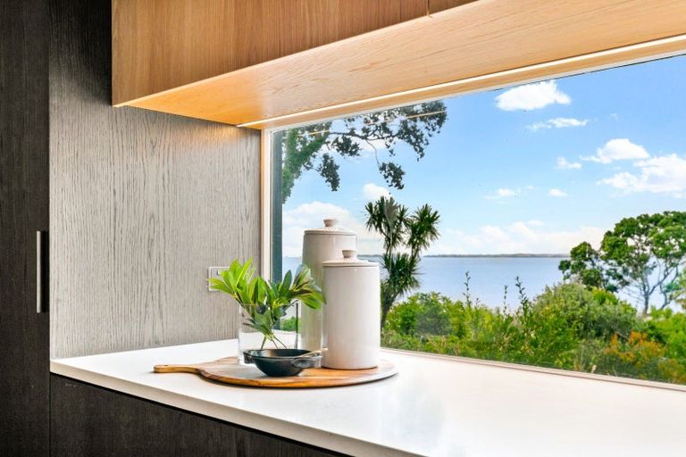 Photo of property in 66a Cliff Road, Torbay, Auckland, 0630