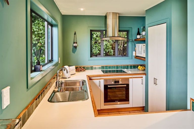 Photo of property in 8d Tawa Street, Eastbourne, Lower Hutt, 5013