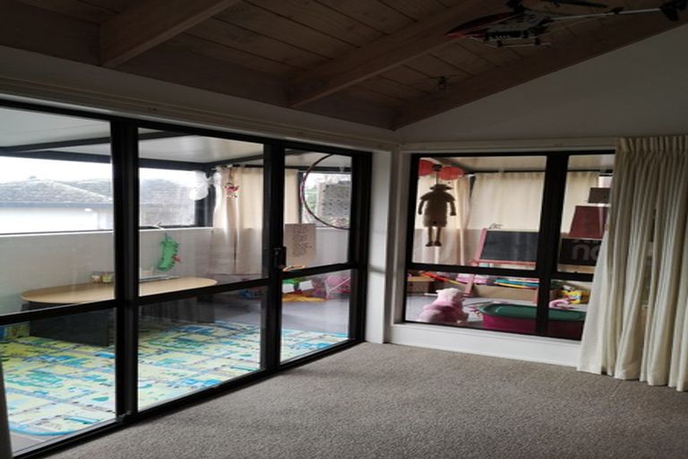 Photo of property in 62 Newhaven Terrace, Mairangi Bay, Auckland, 0630