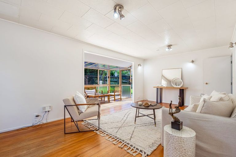 Photo of property in 101 Triangle Road, Massey, Auckland, 0614