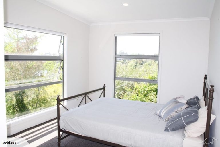 Photo of property in 38 Maratahu Street, Westown, New Plymouth, 4310