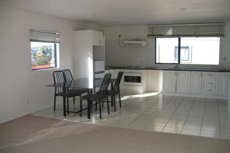 Photo of property in 3/1 Briar Way, New Lynn, Auckland, 0600
