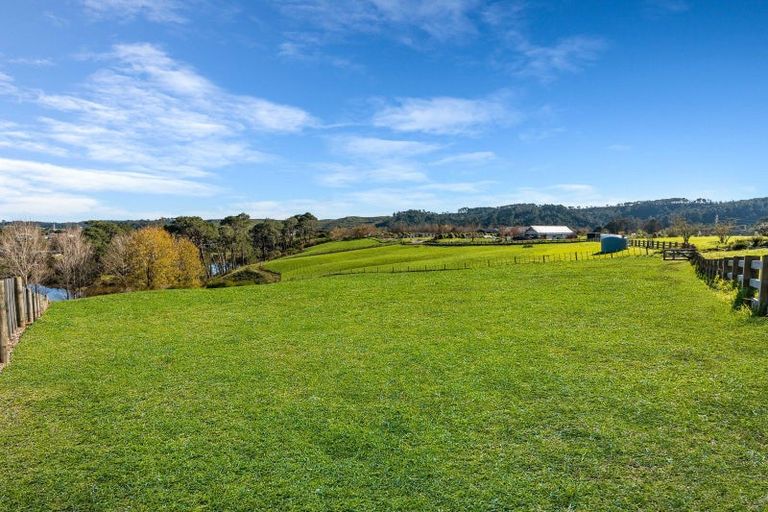 Photo of property in 3 Ada Lane, Riverhead, 0793