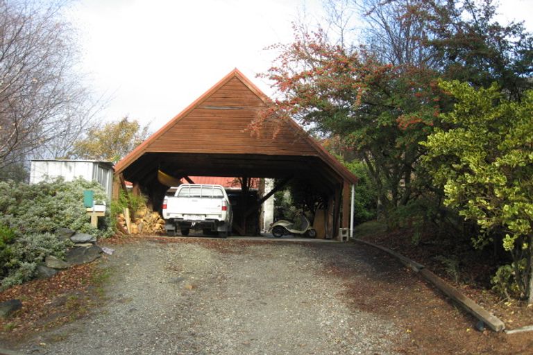 Photo of property in 9a Richards Park Lane, Fernhill, Queenstown, 9300